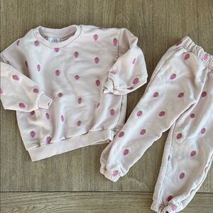 Zara Kids Strawberry Sweatshirt Set Sweatsuit Size 3 Years